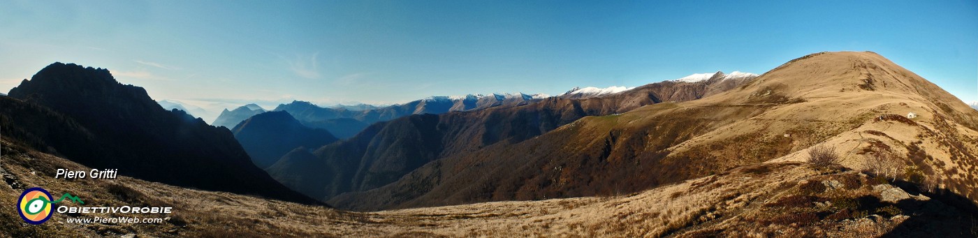 64 Panoramica dal Grona a sx al Bregagnino a dx.jpg